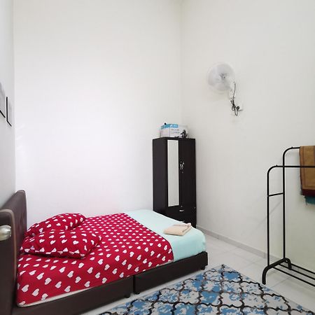 Homestay Murah Melaka Melayu Sahaja Екстериор снимка